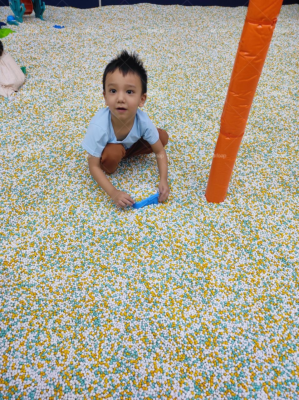 #kid's games #playing with small balls #active play ideas #fun and creative games
#games with small objects