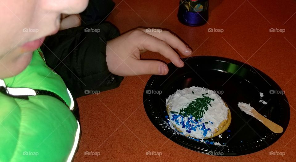 decorating cookies