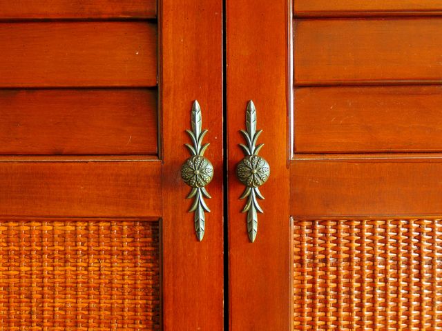 Random photos of two knobs on cabinet doors.