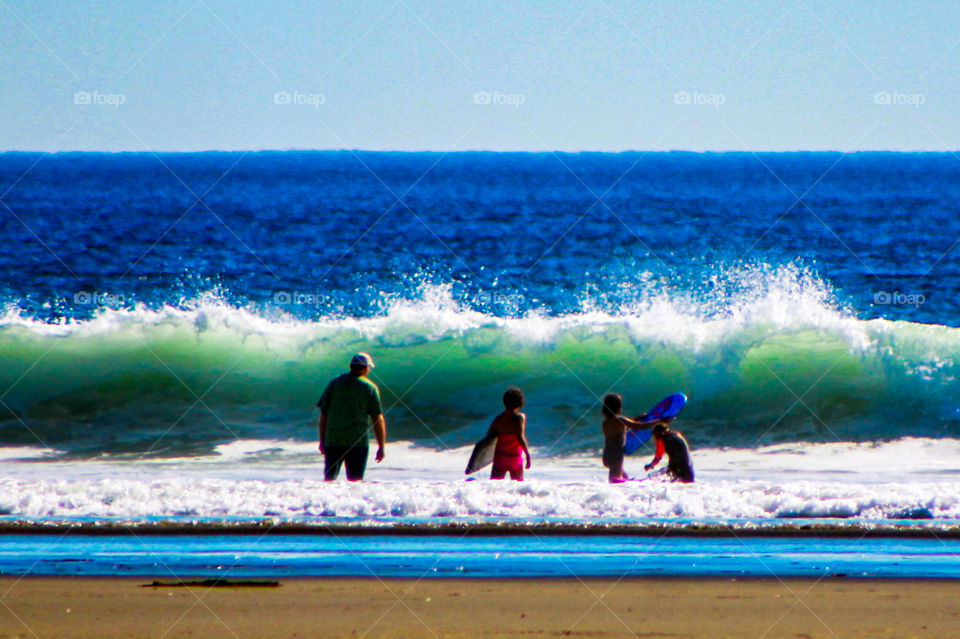 We love living on an island as we are always happiest when we’re playing in the water. Mother nature provides us with multiple places to indulge our passion; lakes, rivers & best of all oceans! Surf’s up! 🌊