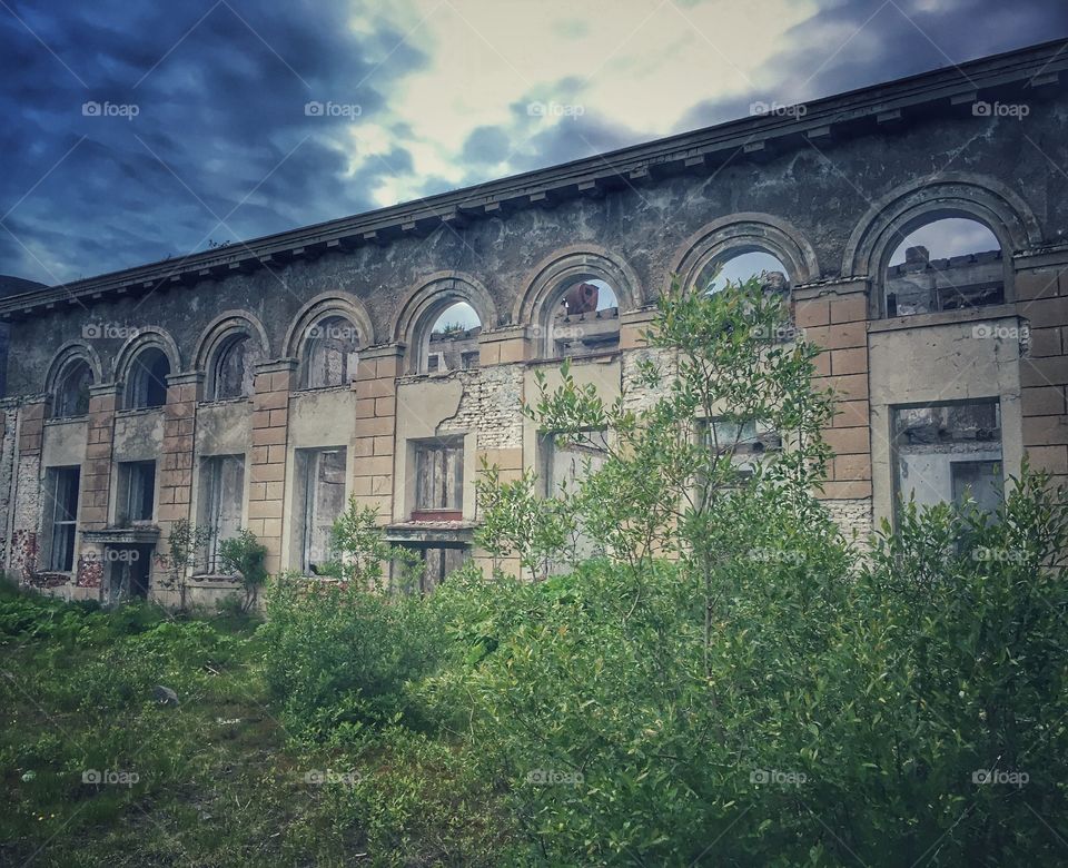 Abandoned building 