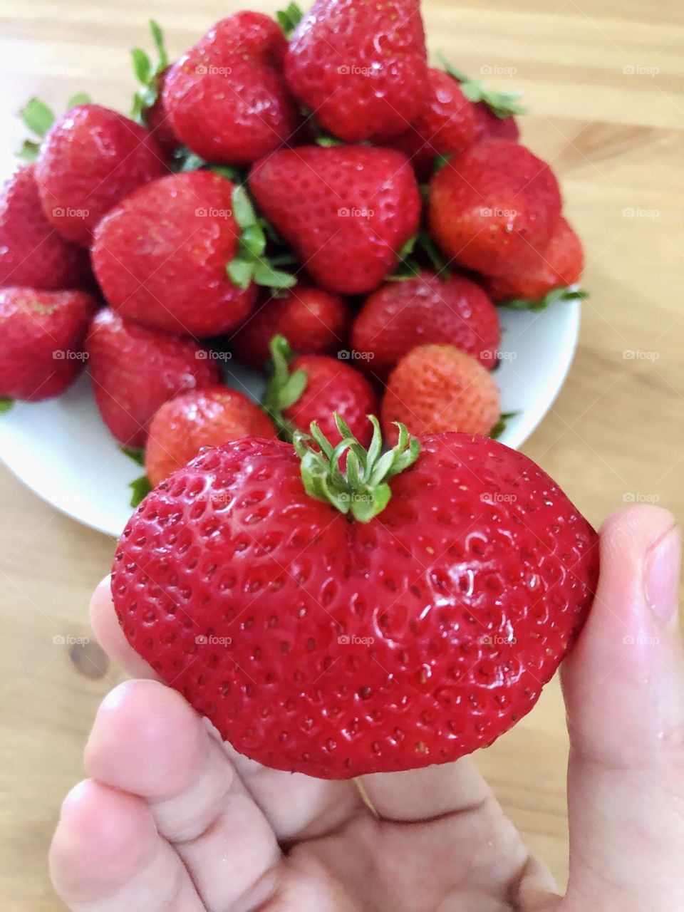 Fruits are an excellent source of essential vitamins and minerals, and they are high in fiber. Fruits also provide a wide range of health-boosting antioxidants, including flavonoids.