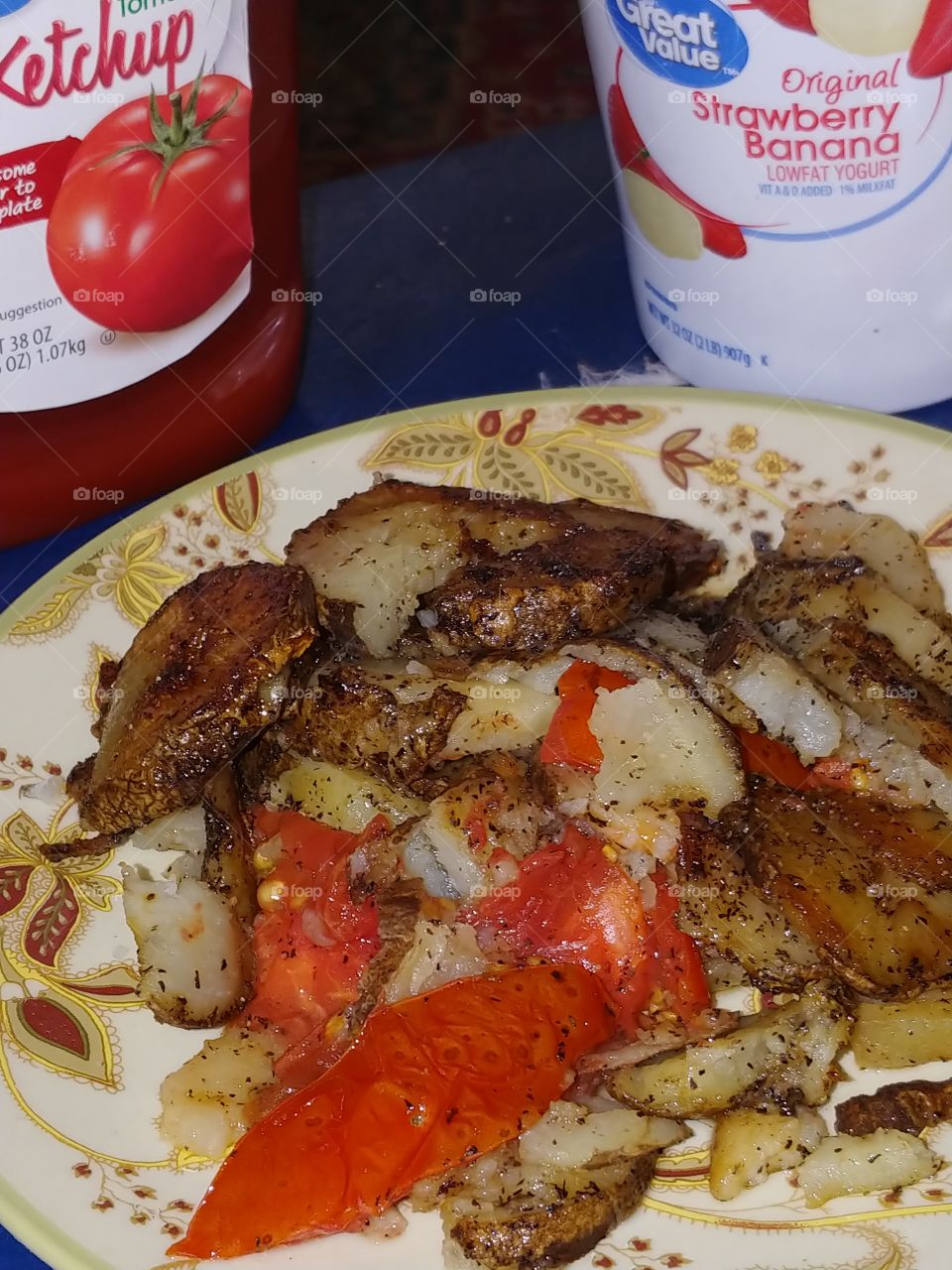 cooked fried tomato potato hot dinner