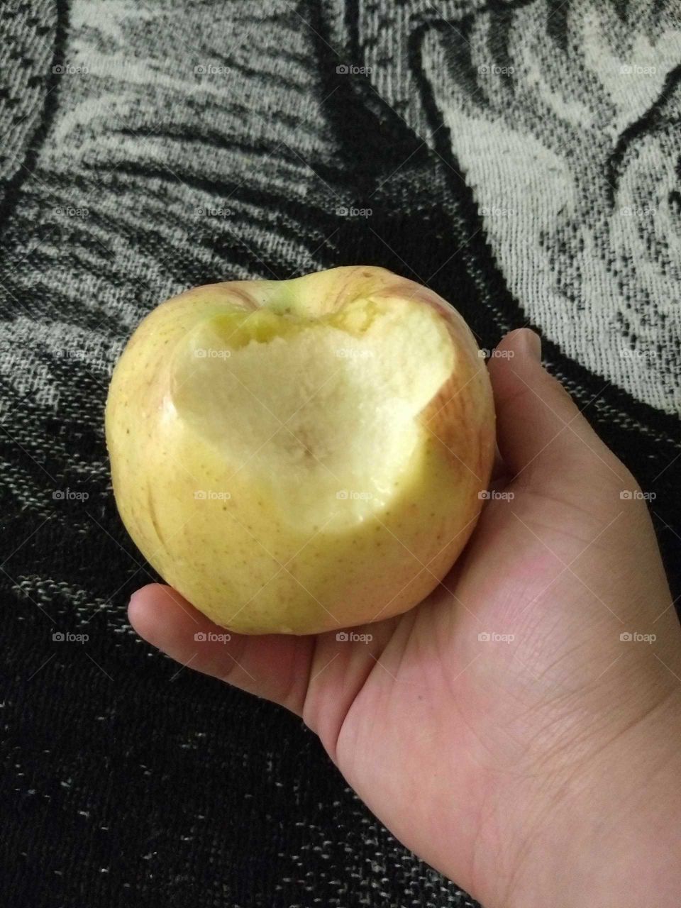 manzana mordida