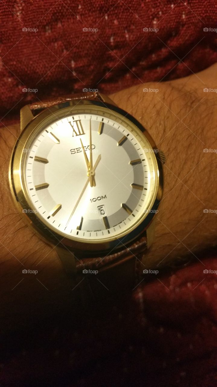 The brand says it all Seiko.. My Cool looking gold tone watch