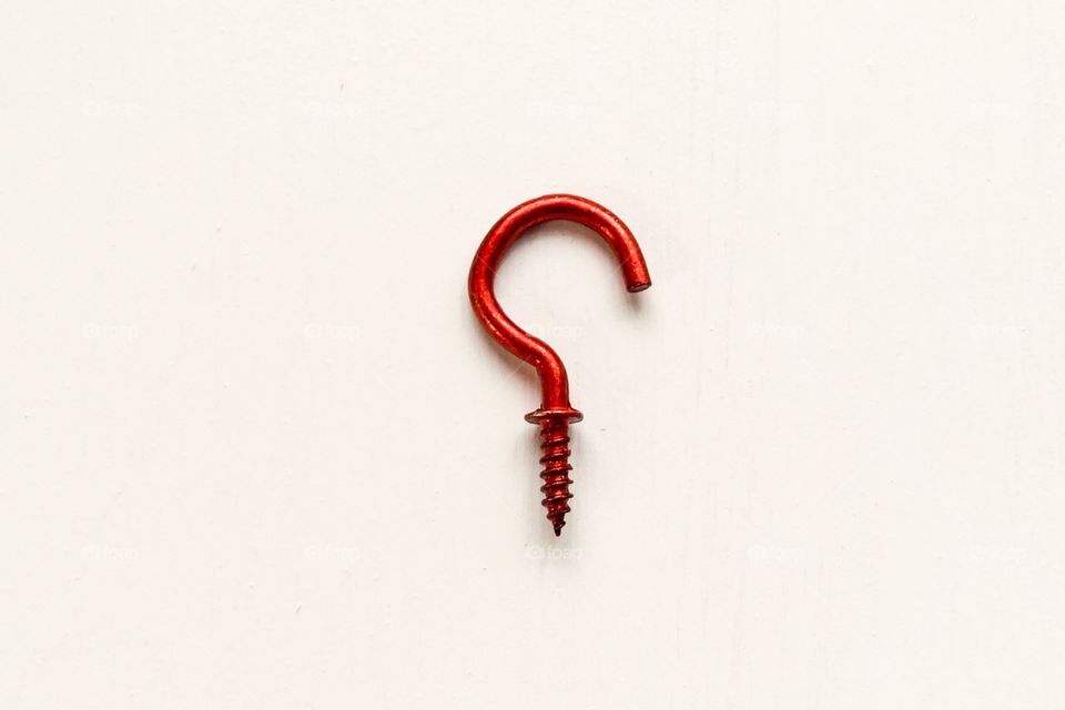 Simple red hook 