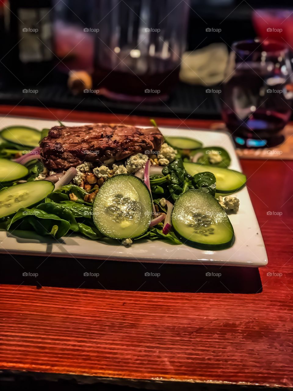 Steak spinach salad