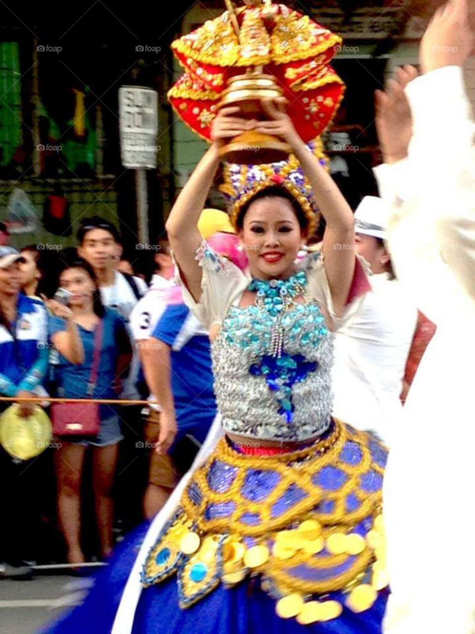 colorful dance of a festival queen
Sinulog 2015