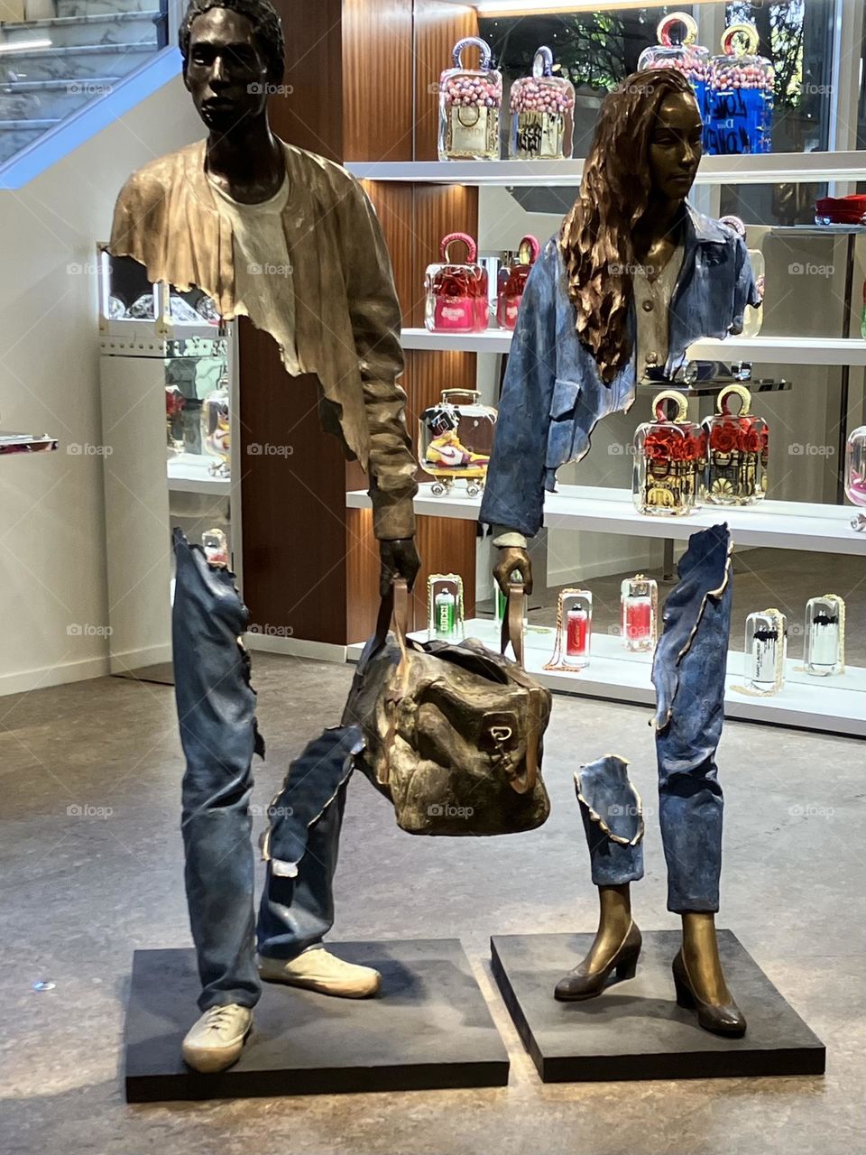 Shopping by people with holes