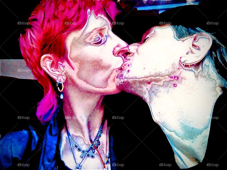 A passionate kiss shows the depth of the connection between two people in love. The chemistry was intense and when we „clicked“ we saw biophotonic sparks shooting out of each other’s eyes, a unique experience. 2009. Hypnotic Productions