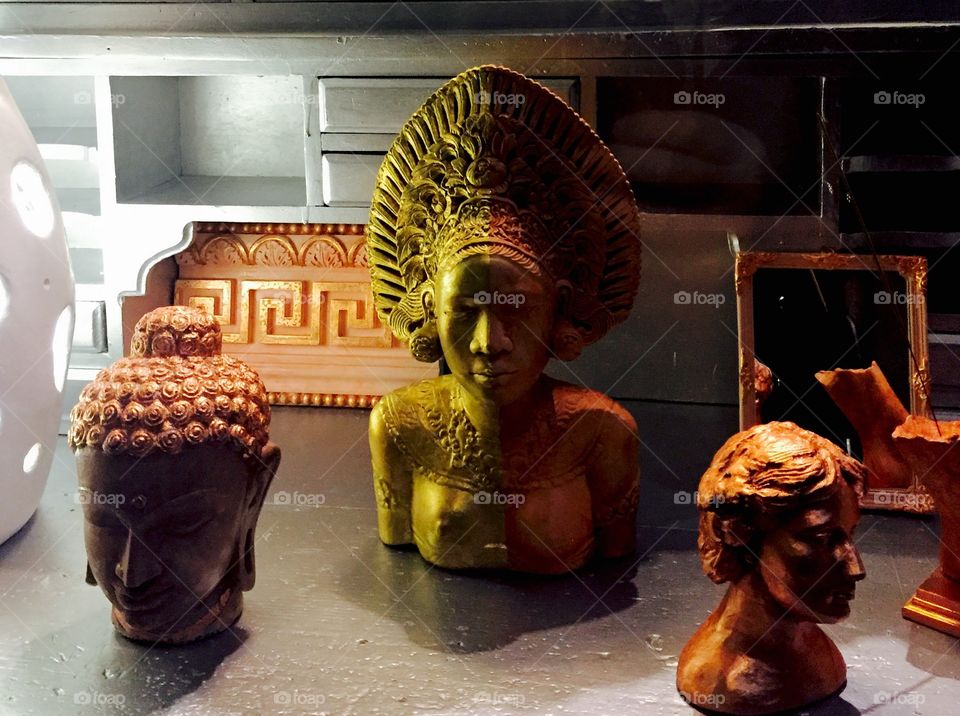 Bust and sculptures 