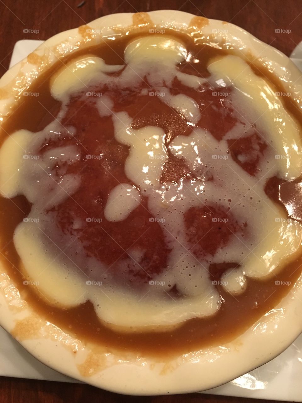 Sticky pudding with custard