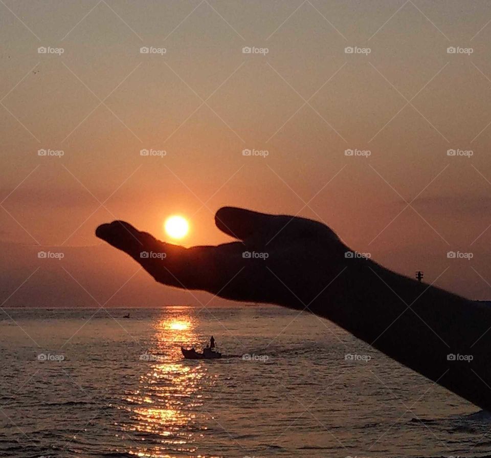 Day and night: the sunrise of Island"Little Liuqiu", a beautiful beginning of day.