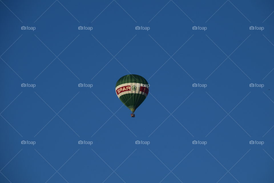 Gas Balloon up un the sky