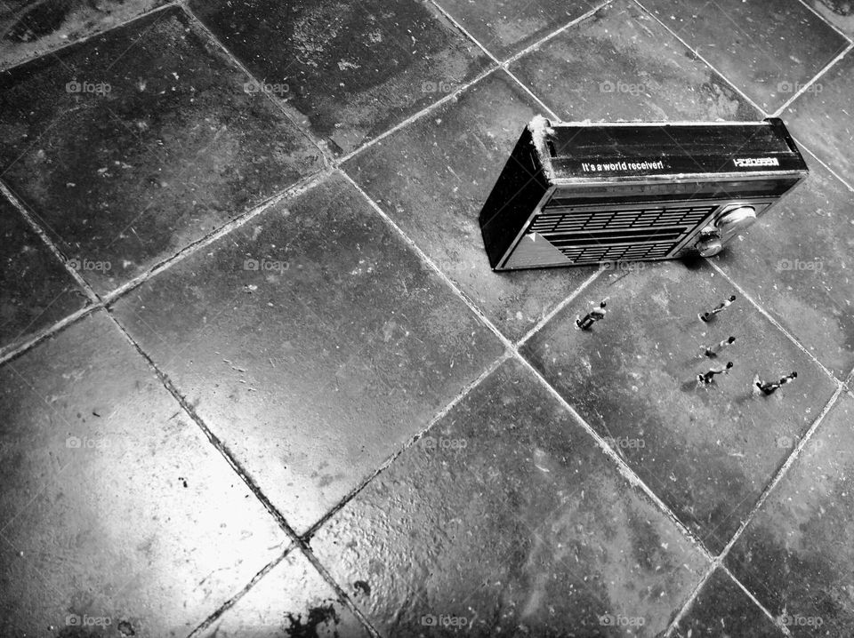 The world of Liliput : radio