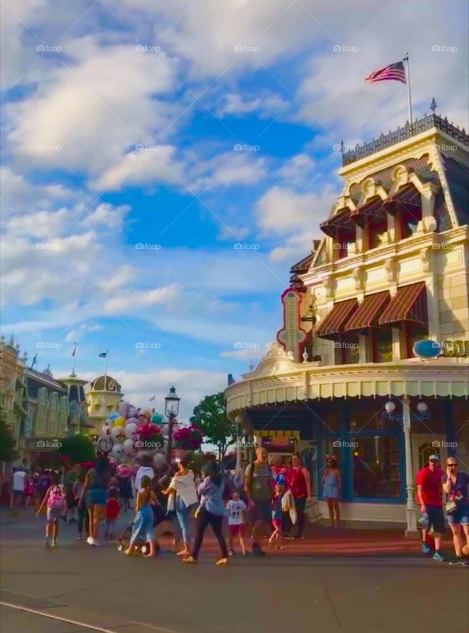 #day1 Everyday Disney World in Orlando Florida. I have been lost on Disney Properties consecutively since 4/3/19! You can find it on https://www.facebook.com/selsa.susanna or on IG SelsaCamacho YT SelsaSusanna • Magic Kingdom 4-3-19 Wednesday