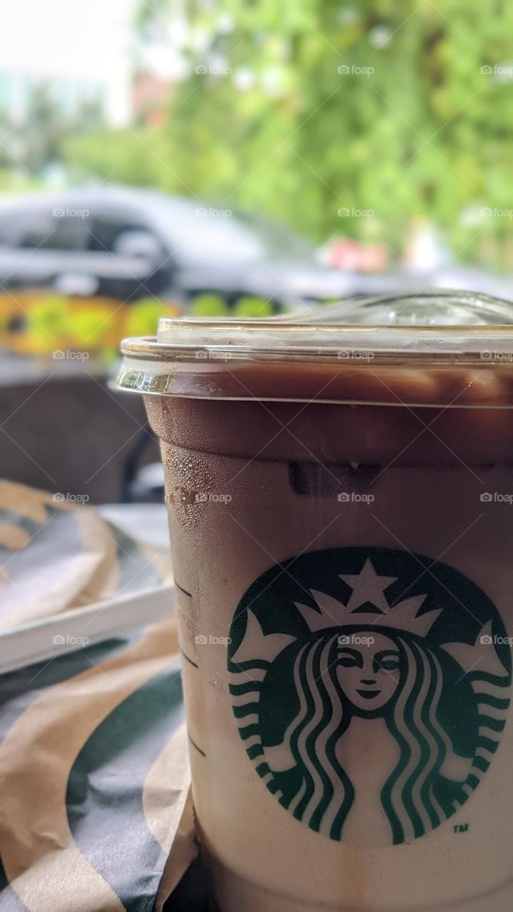 hangout at Starbucks sudirman