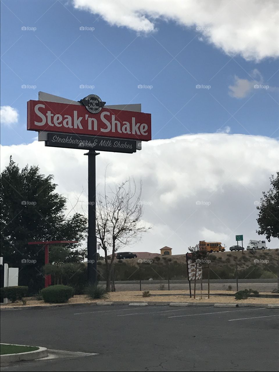 Steak 'n Shake sign