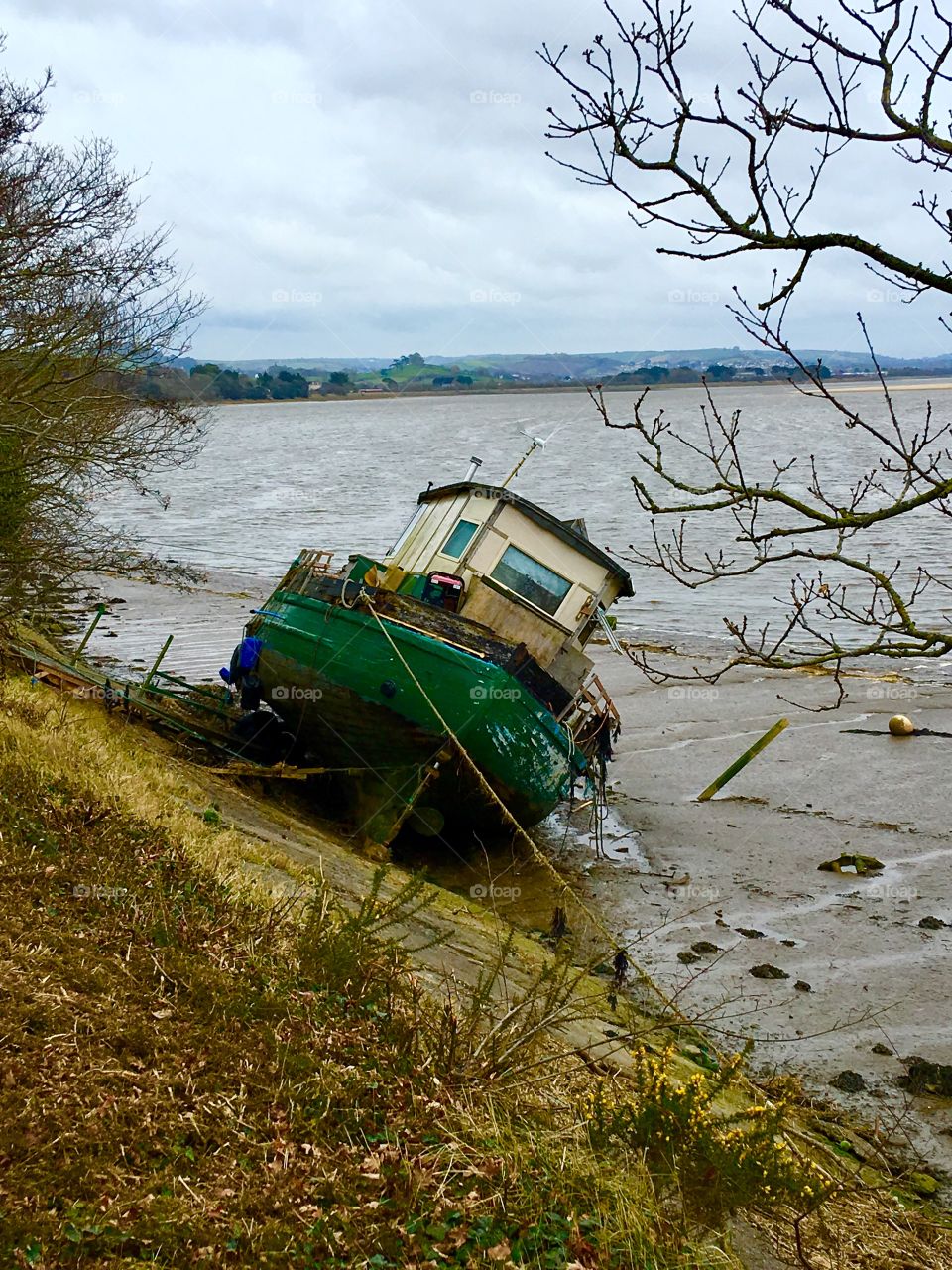 The colours of spring, it could be Autumn, but no. This be a spring day and the colours still show the beauty of North Devon. This estuary has plenty to explore and to see. 