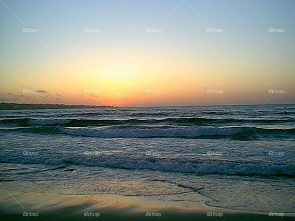 Waves moving into shore