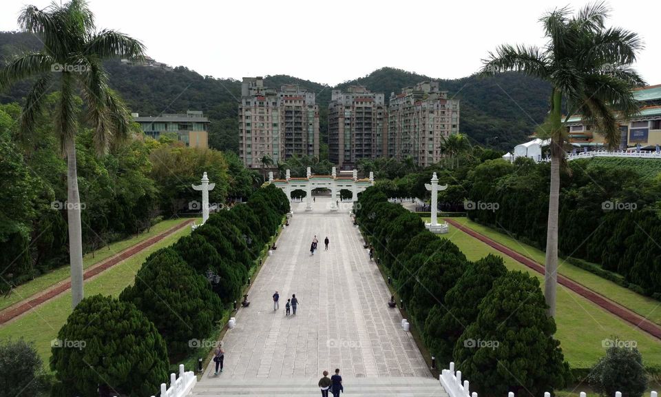a road to the anciant gate of taipie