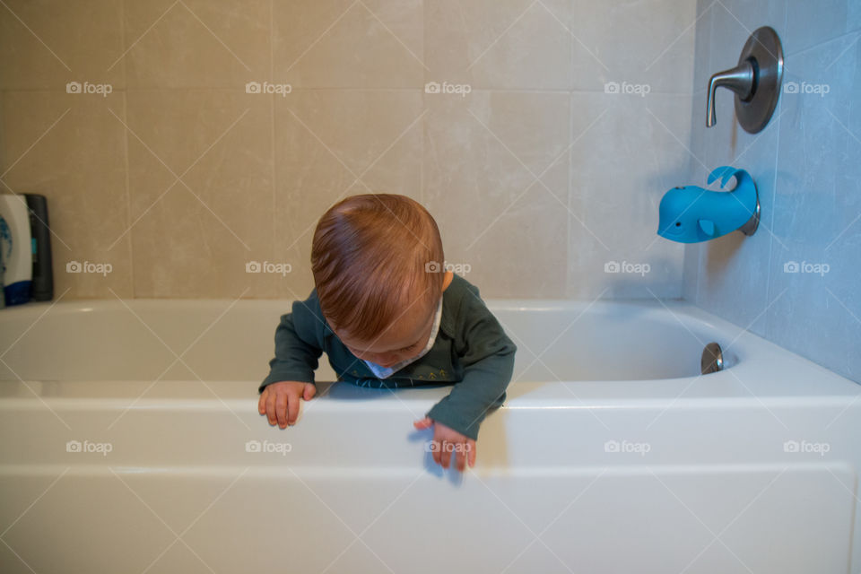 Playing in the tub 