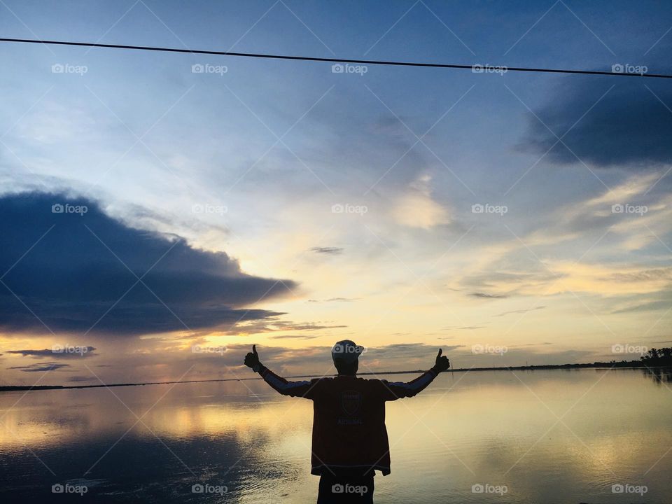 Keep your face to the sun and you will never see the shadows.