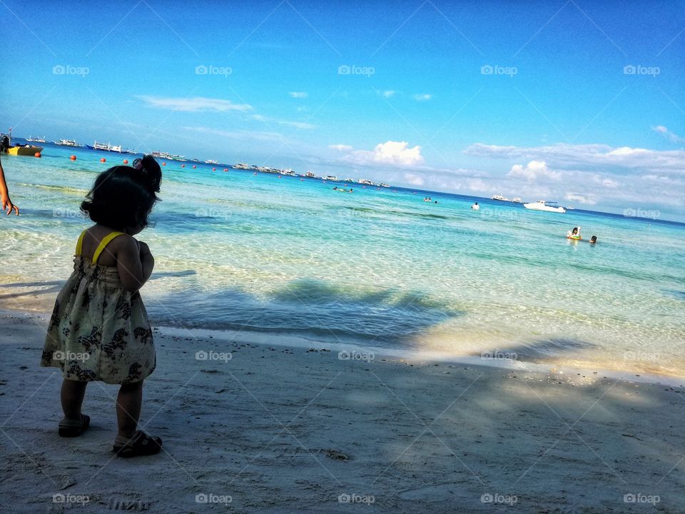 Boracay is famous for being one of the world's top destinations for relaxation. It's known for its resorts and beaches. 🏖️