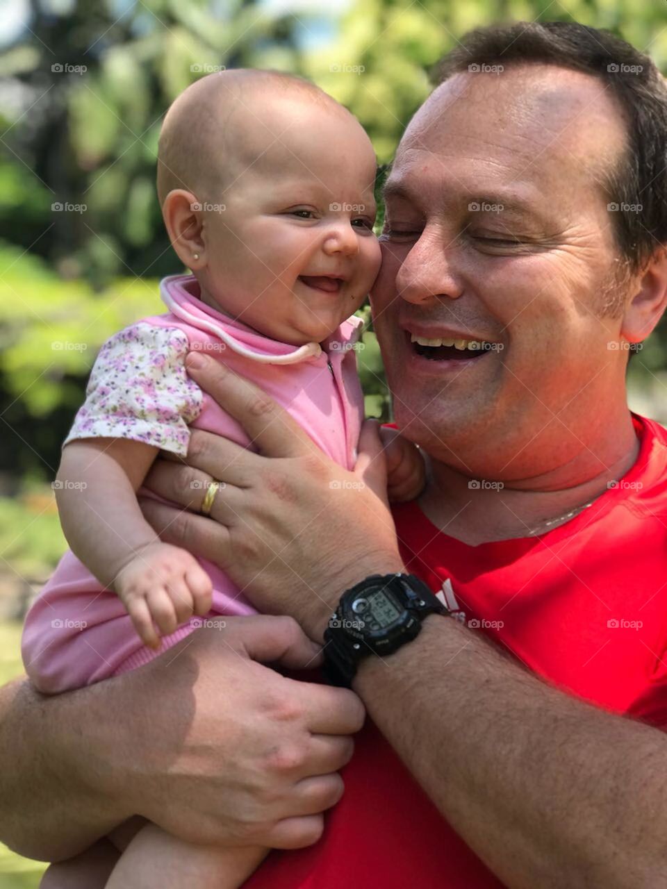 🇺🇸 My daughter Estela is my reason for living!  With your sweet smile, fatherhood is my meaning. / 🇧🇷 Minha filha Estela é a razão do meu viver! Com seu doce sorriso, a paternidade é o meu sentido.