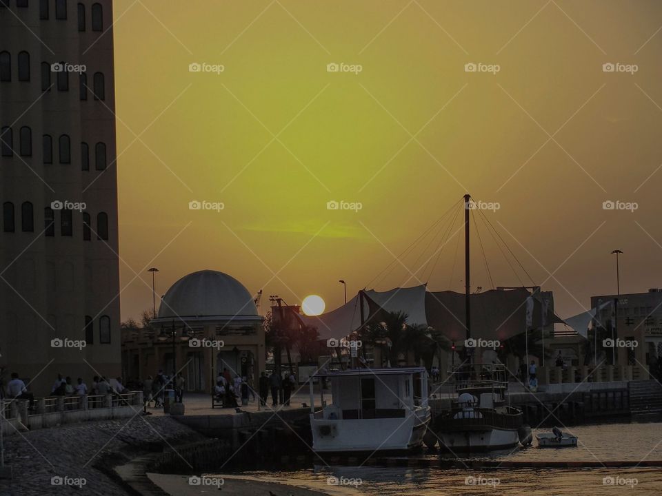 #dubai #harbour #dubaiharbour #sunset #dubaioldtown #dubainightlife #boats #beach #soukarea #uae #arabicnights #travel #visitdubai #holiday