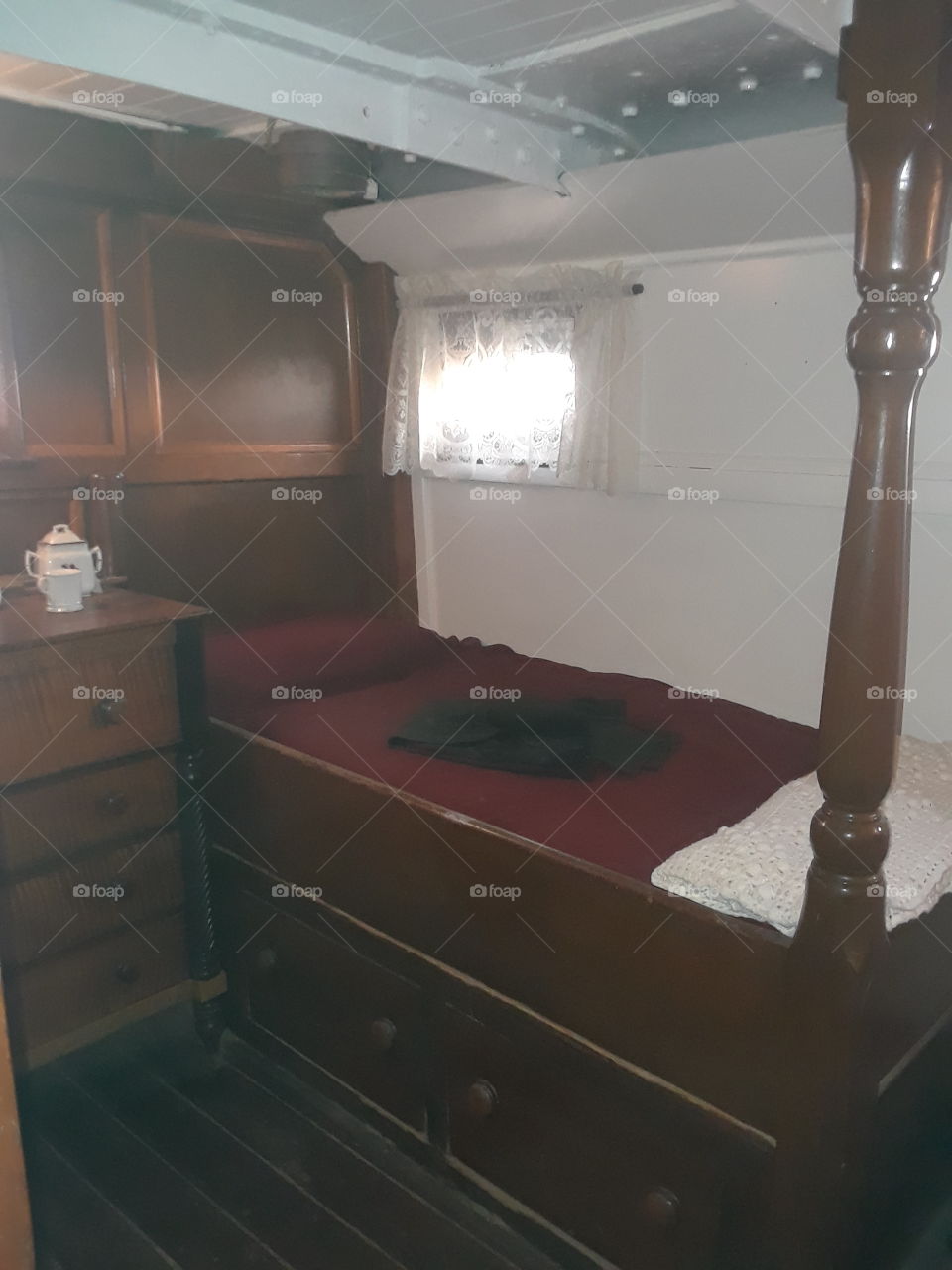 captain sleeping qauters