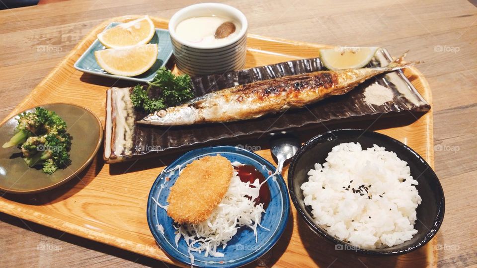 Grilled saury combo