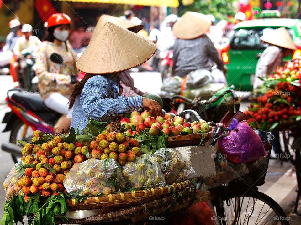Vietnamese fruits vendor