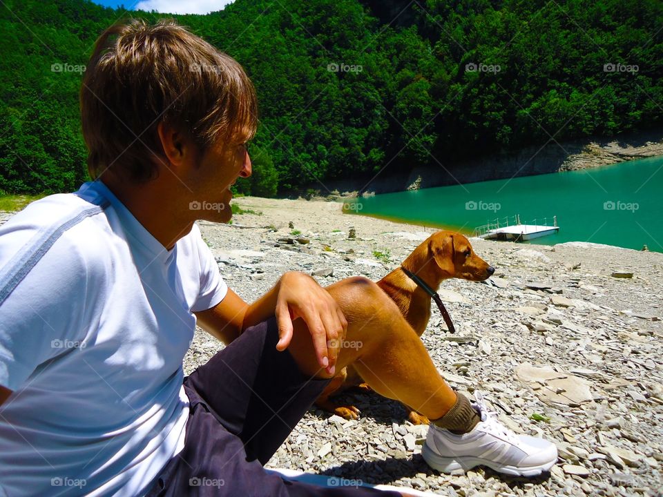 Looking with my dog. A day sta the lake with the dog,Italy