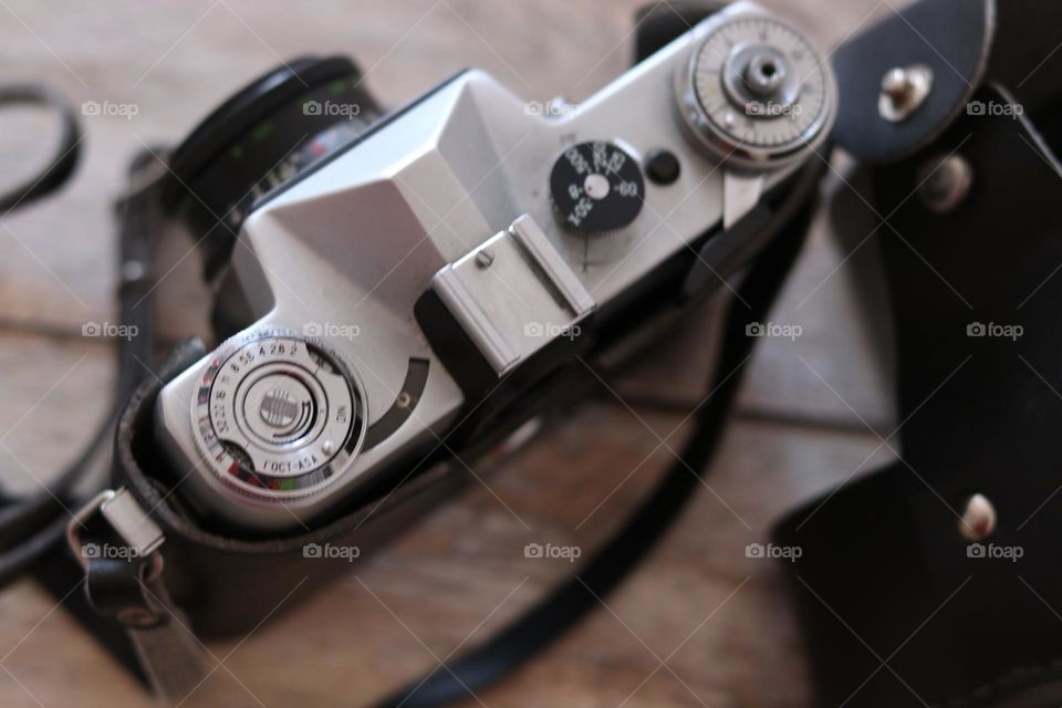 старый фотоаппарат