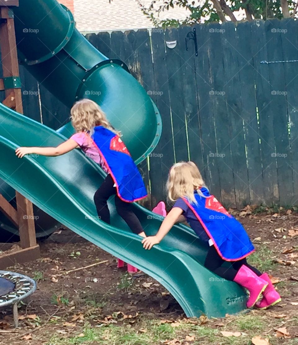 Supergirls in Action 