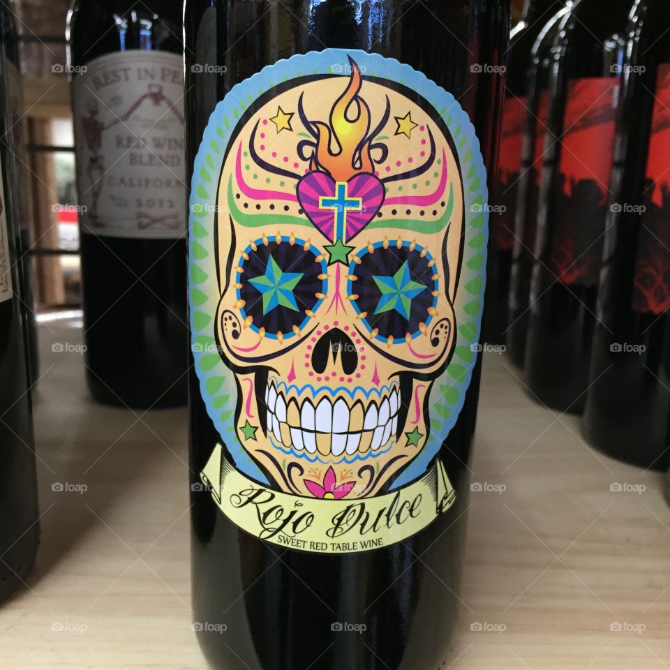 Skull Wine label 
