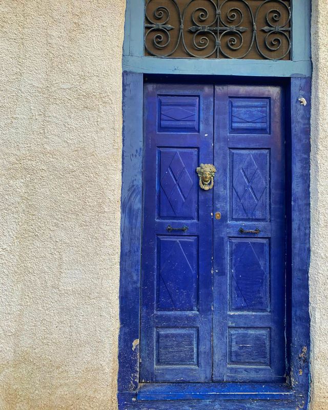 Blue door 