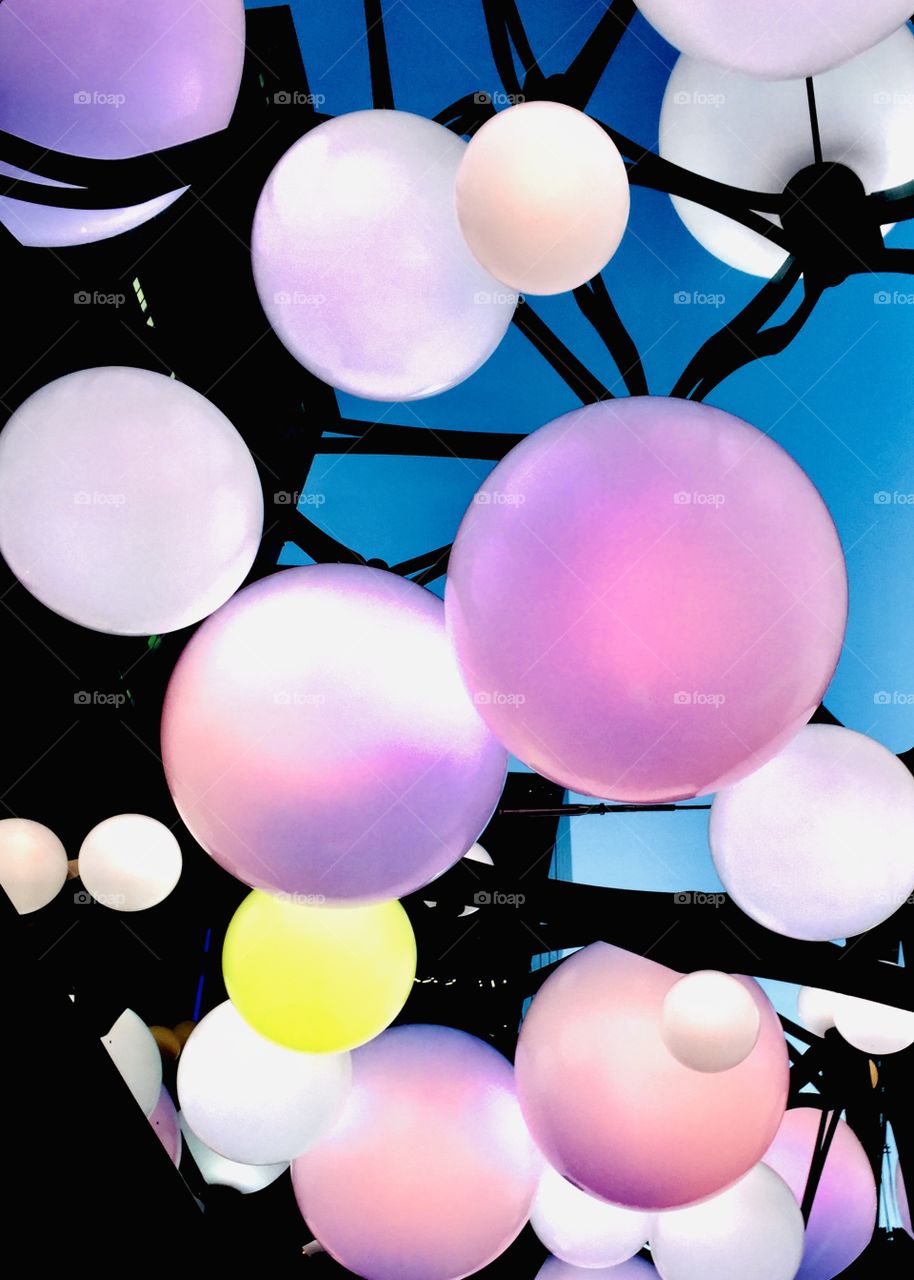 Illuminating Bubbles