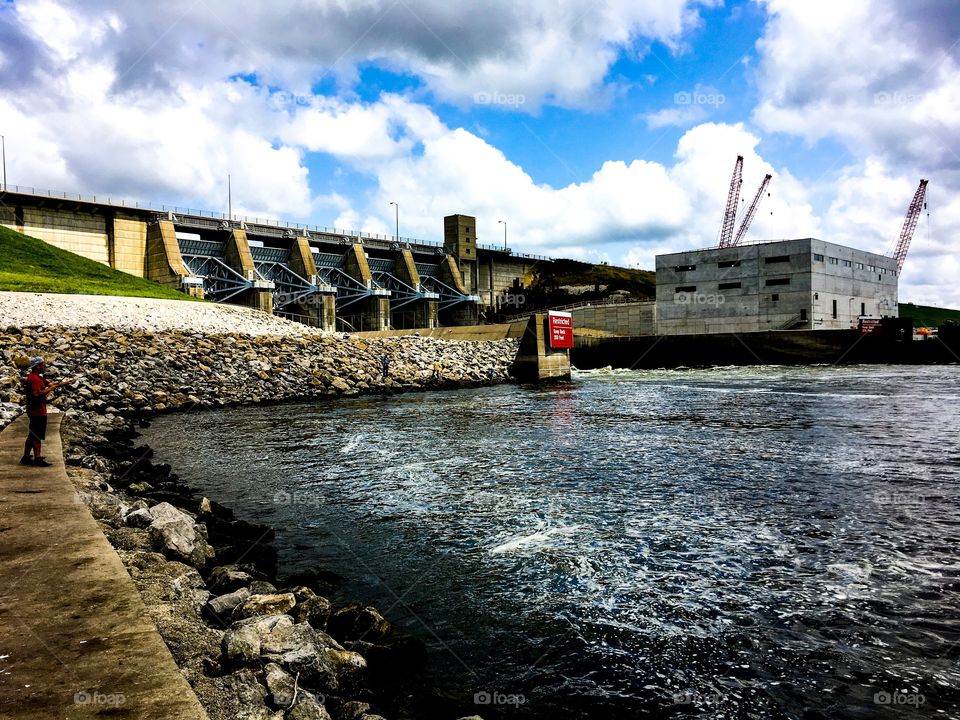 The dam at Lake Red Rock in Iowa.