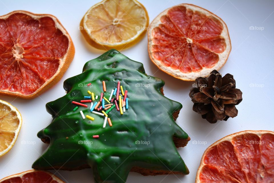 gingerbread Christmas tree and dry citrus fruits cozy winter time