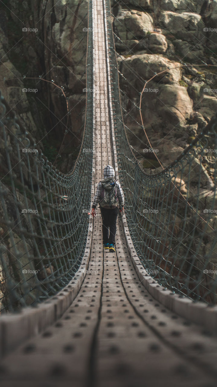 unendliche Hängebrücke