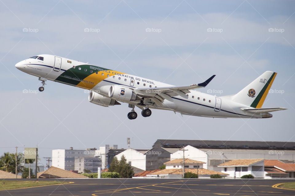 Brazilian Air Force "Bartolomeu de Gusmão" Take Off