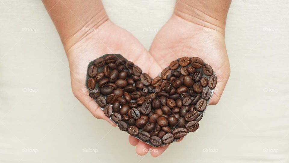 loving coffee from the taste to the beginning of making coffee that comes from coffee beans is the nature of coffee connoisseurs