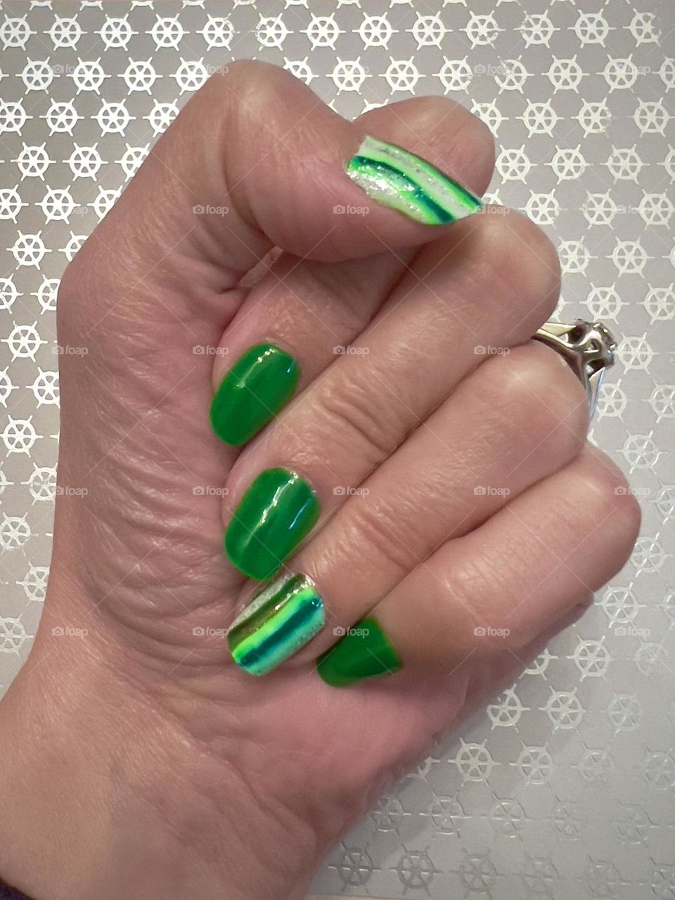 Pretty bright green gel manicure