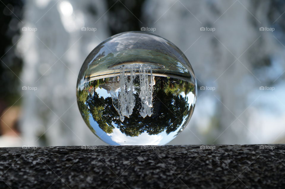 Lensball