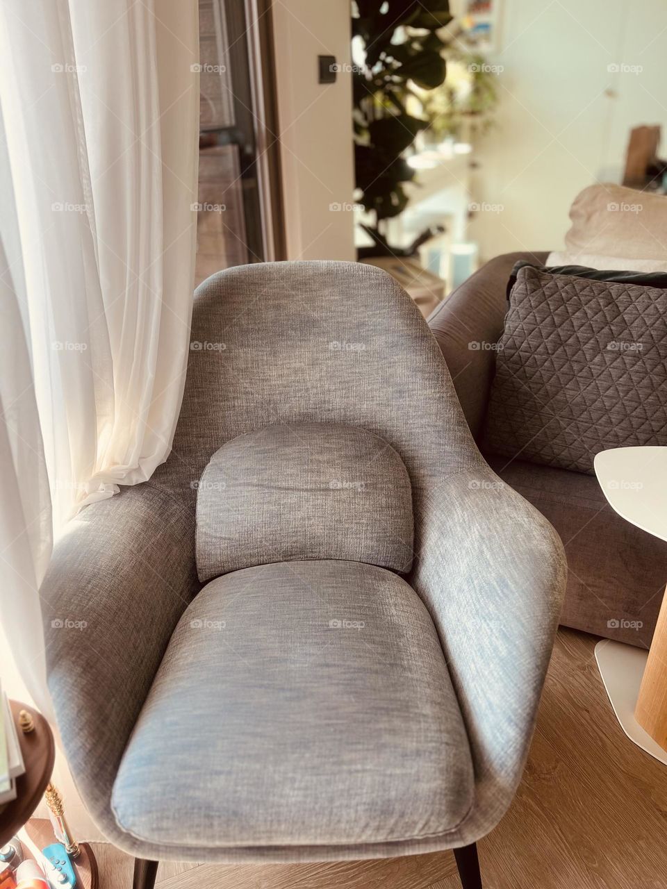 Looking back yesterday’s when we don’t have a smartphone to take a colorful pictures. 