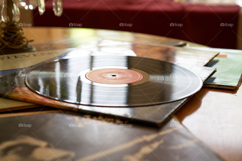 Desempolvando los viejos vinilos de los 80's