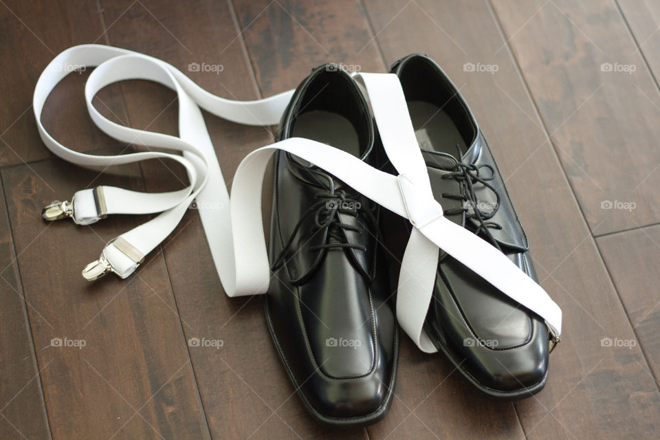 Black shoes with white suspender