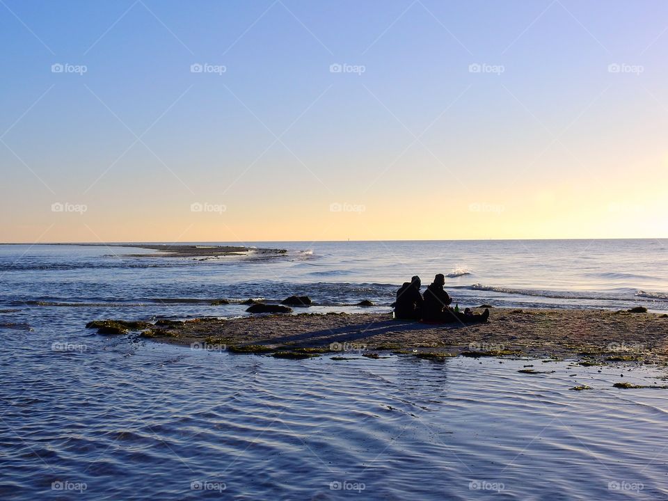 Pic-nic by the sea